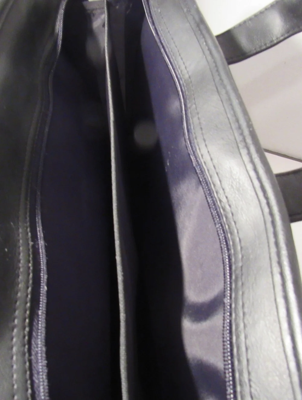 Vtg. Mens Black Leatherette Laptop Messenger/Briefcase Style Bag w/Pacer Logo
